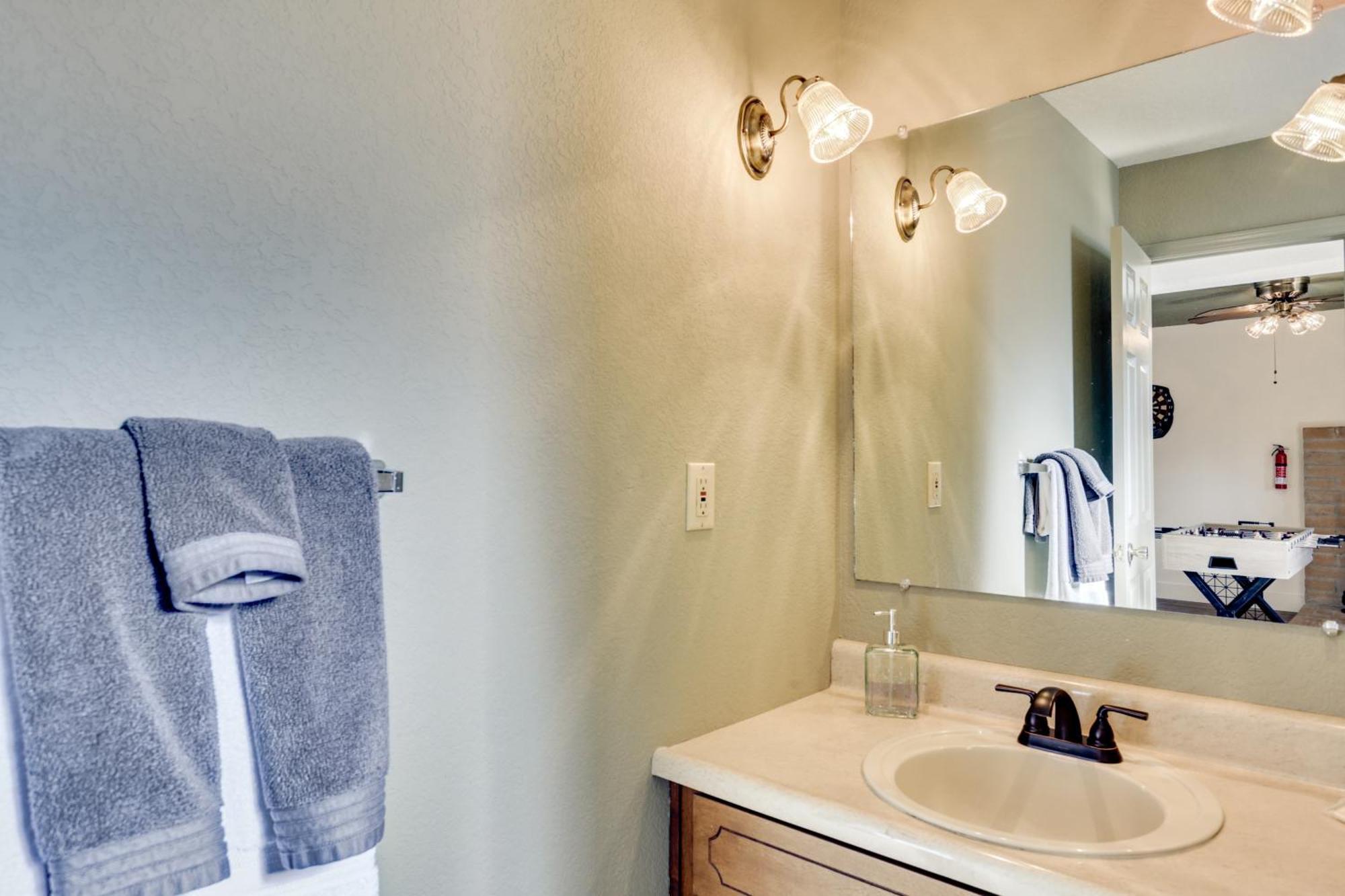 Pet-Friendly Escape With Game Room And Fire Pit! North Fork Exteriör bild