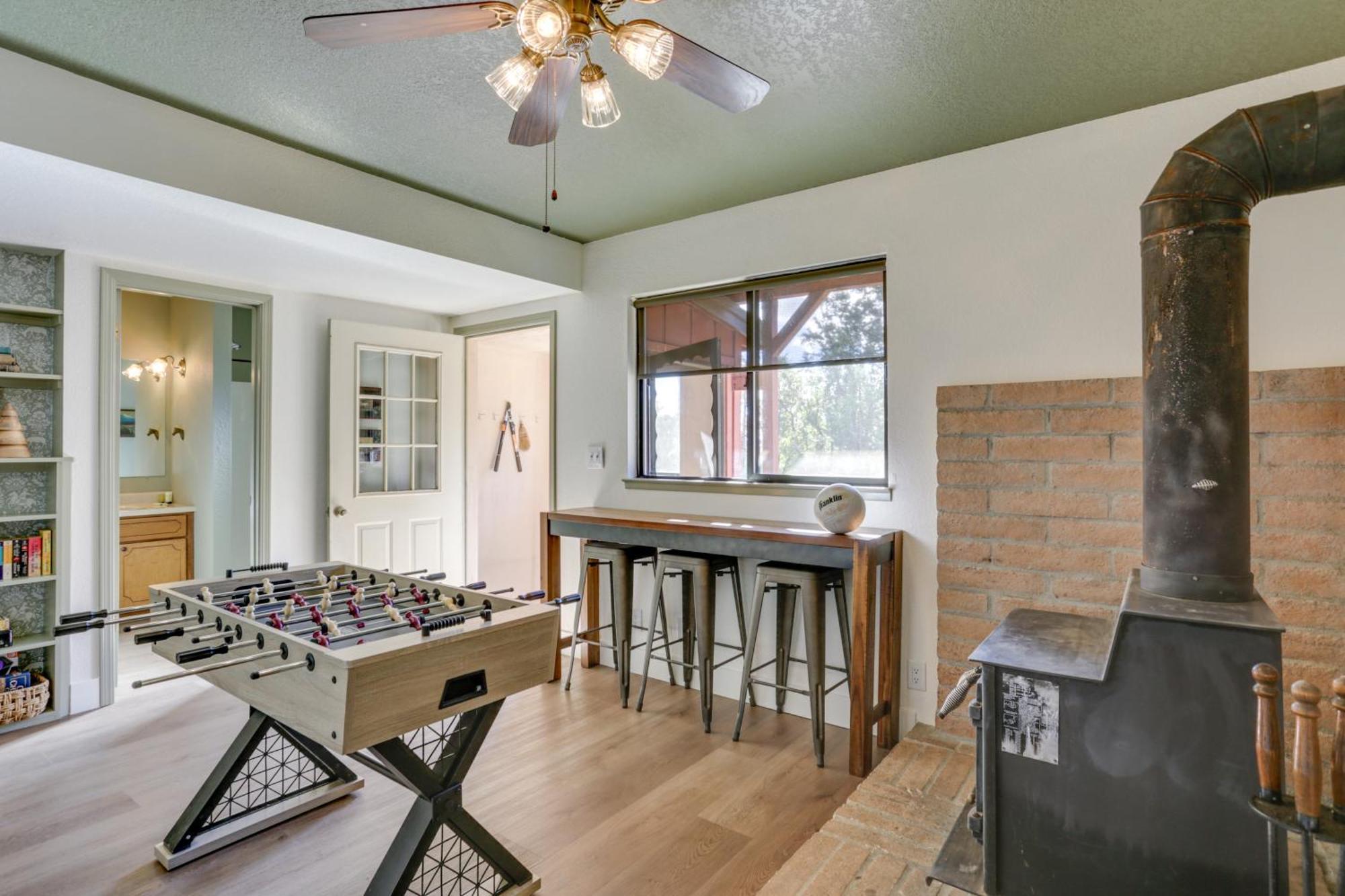 Pet-Friendly Escape With Game Room And Fire Pit! North Fork Exteriör bild