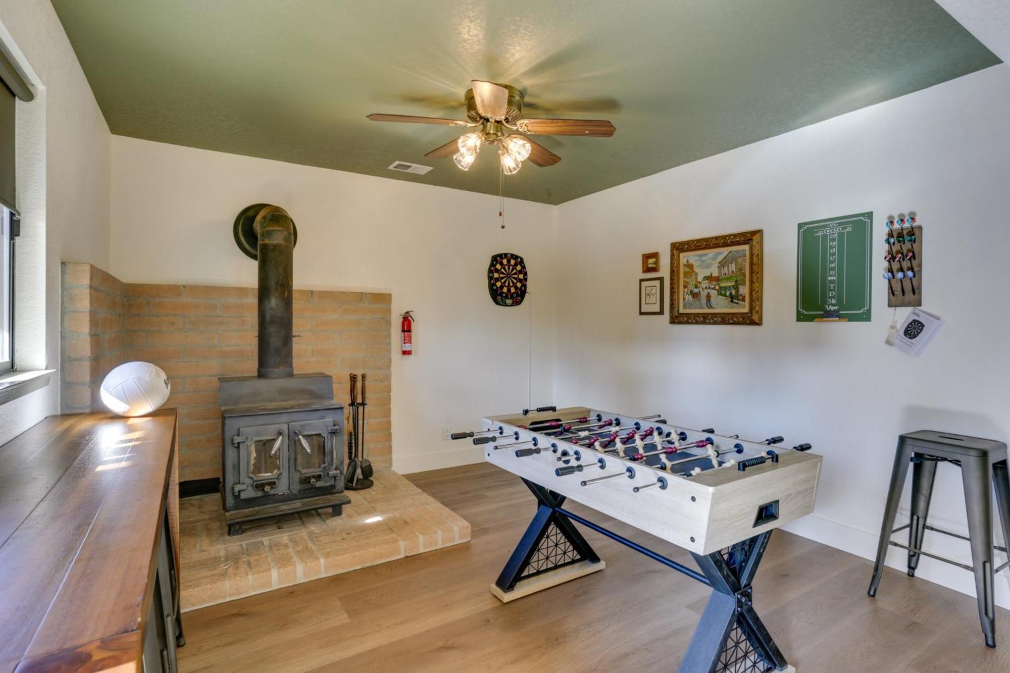 Pet-Friendly Escape With Game Room And Fire Pit! North Fork Exteriör bild
